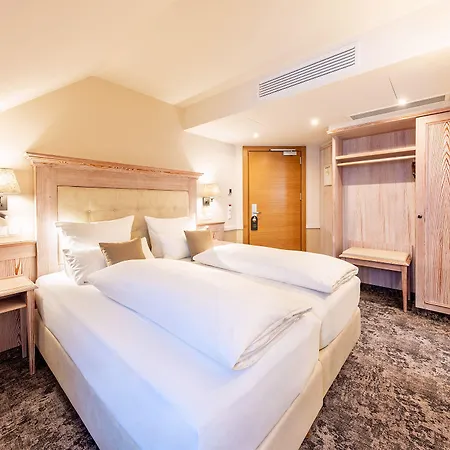 מלון Landgasthof Gentner 4*